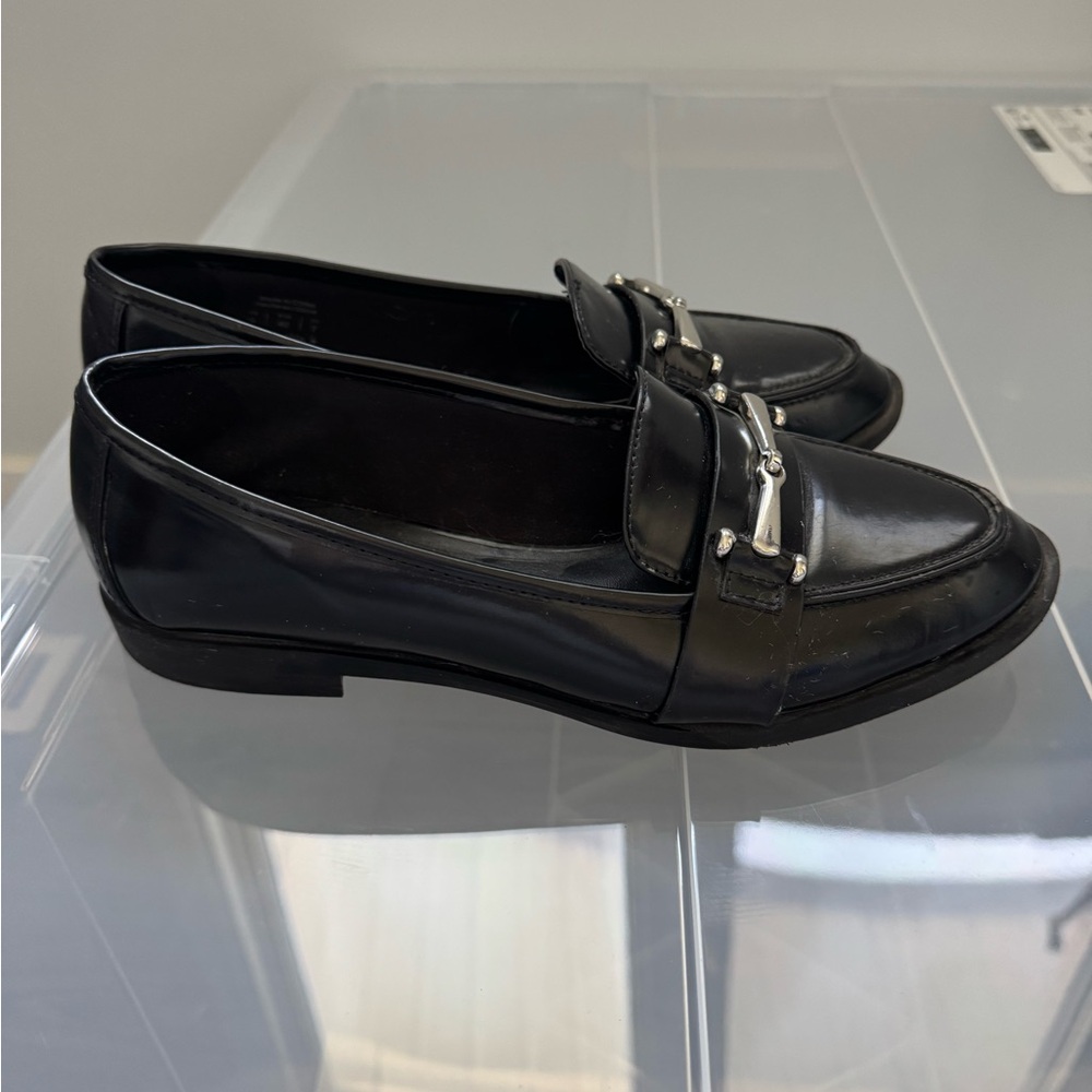 Call it spring loafers - Picture 2 of 6